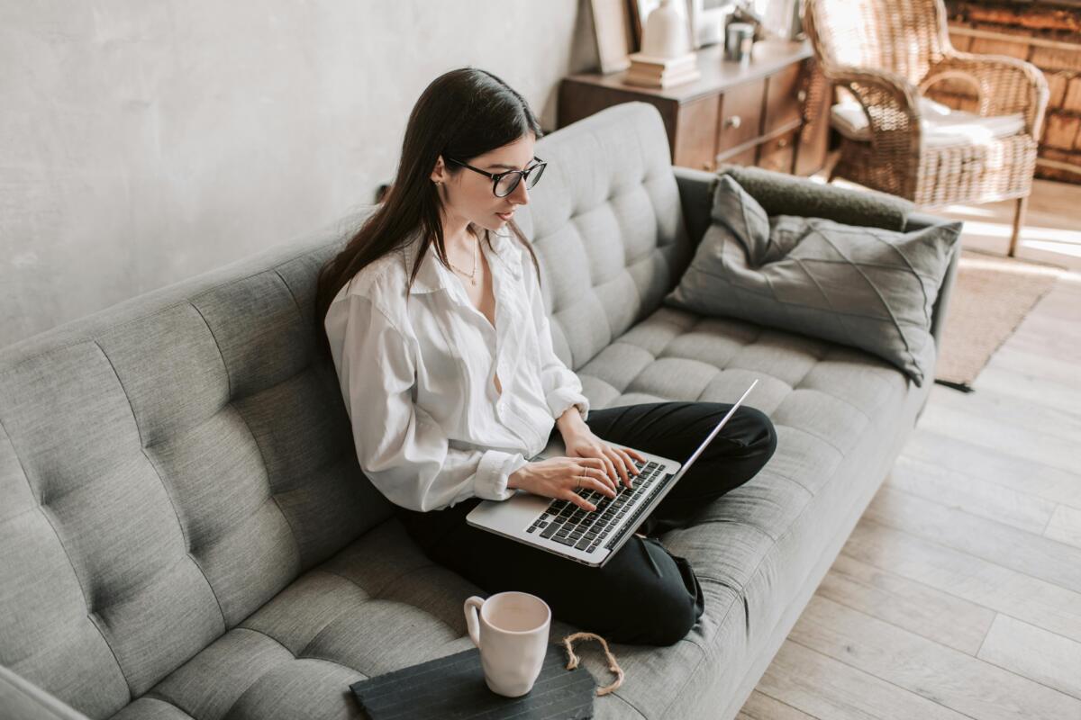 Starting an online business - what you need to know. Business attorney. E-commerce attorney.